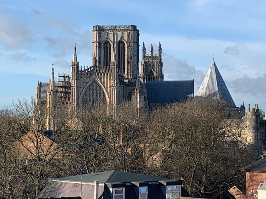 Betty'S Minster View - 6 Twins Or 3 Superkings -Central With Free Parking York Exterior photo